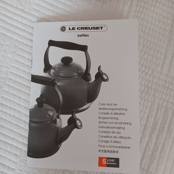 Le Creuset Kettle & Mug Set Chiffon Pink Peruh Tea Kettle  with stoneware mugs - Picture 14 of 17